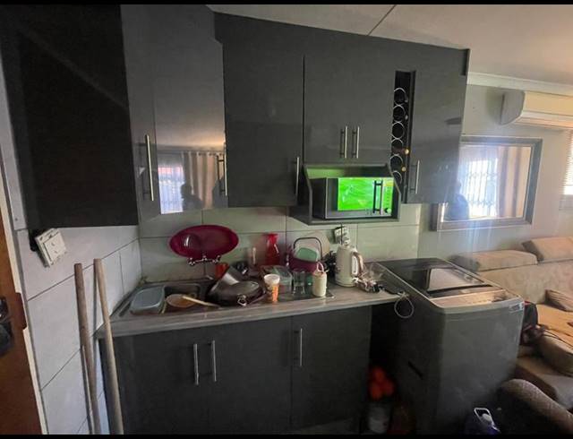 2 BEDROOM HOUSE FOR SALE IN PALM SPRINGS